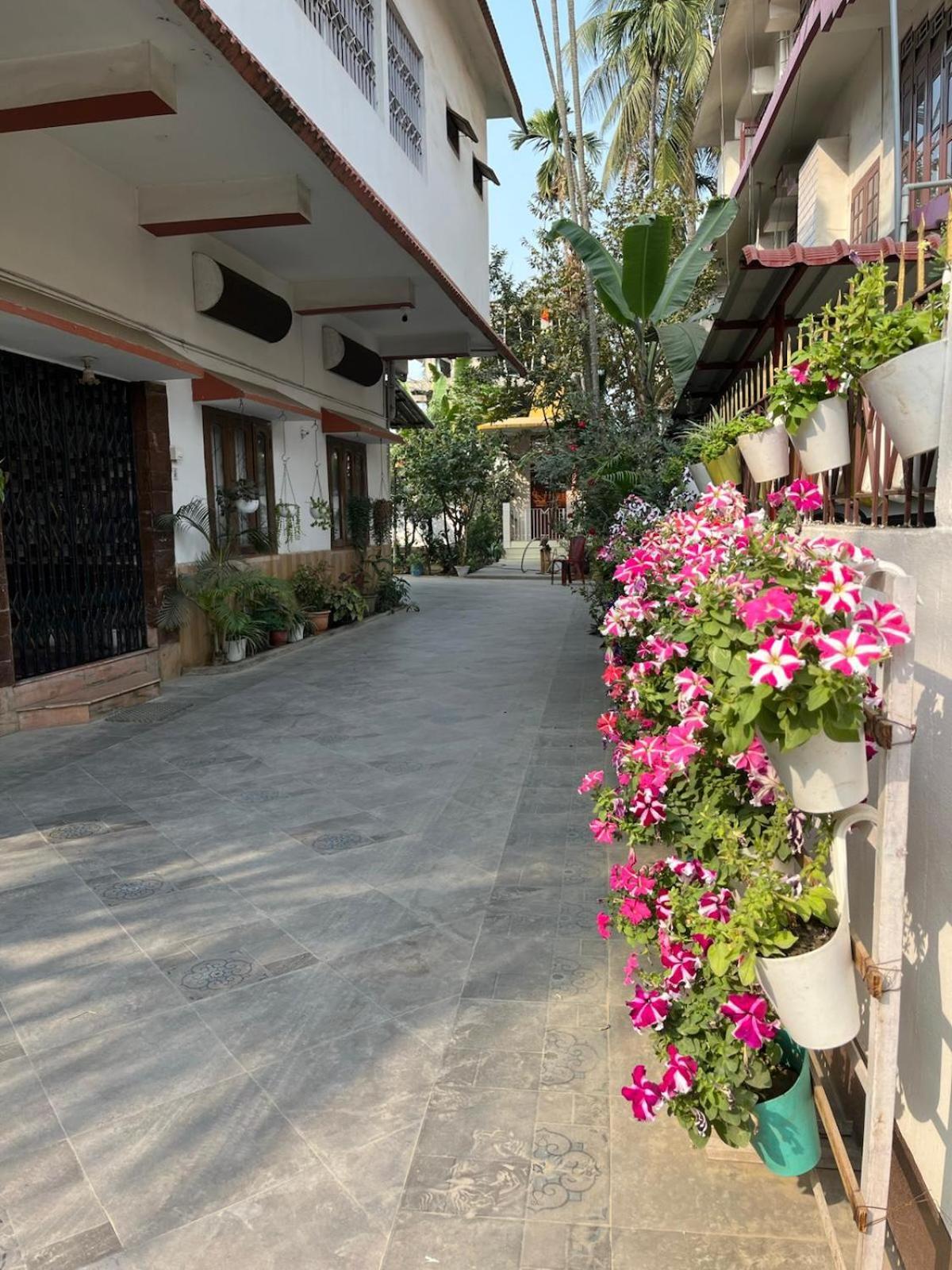 Amazing Homestay Guwahati Ngoại thất bức ảnh